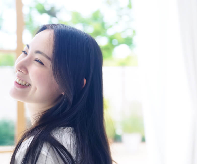 笑顔の女性
